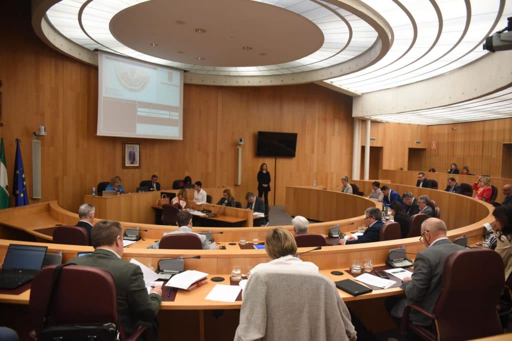 Diputación aprueba asumir la tasa por la gestión de impuestos a los ayuntamientos para paliar los efectos de la inflación