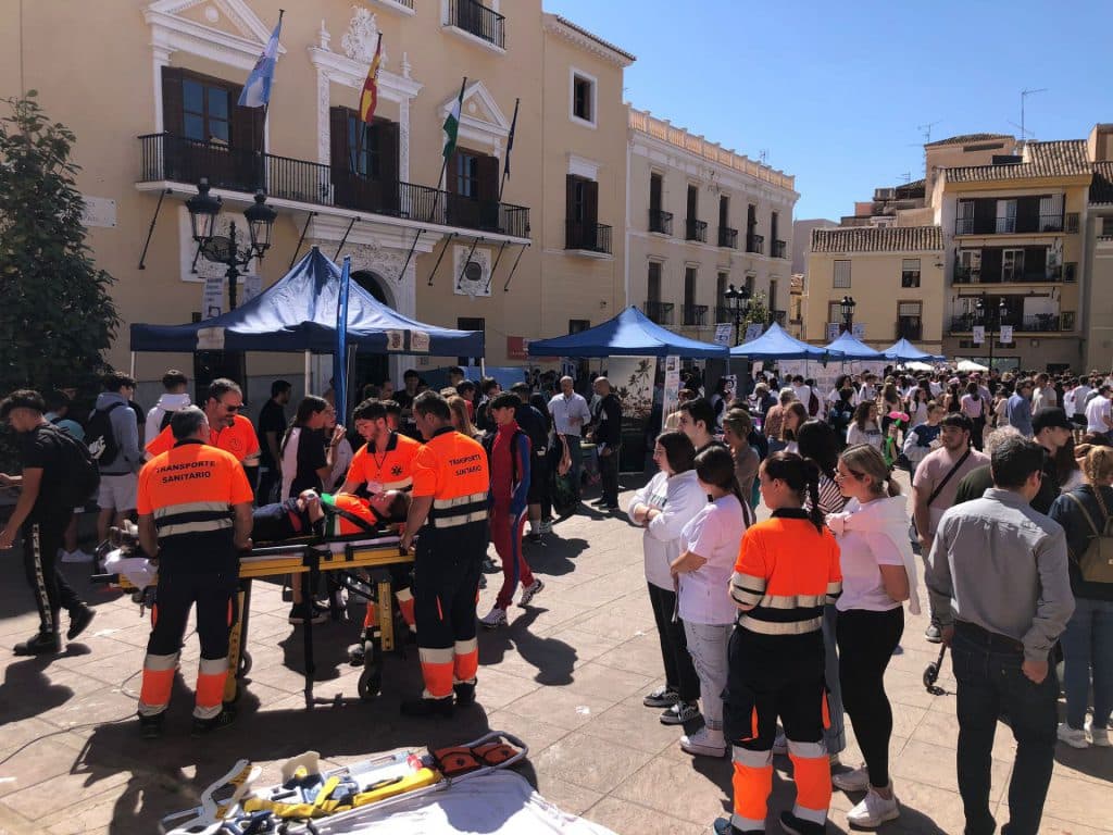 Más de un millar de estudiantes de ESO y Bachillerato asisten a la I Feria de la Formación Profesional de Motril