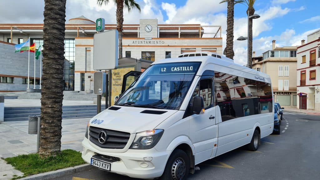 La Agrupación Independiente por Salobreña ha presentado una propuesta para mejorar la movilidad y el acceso al transporte público en el municipio