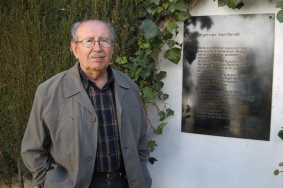 Diputación lamenta la muerte del poeta granadino Rafael Guillén