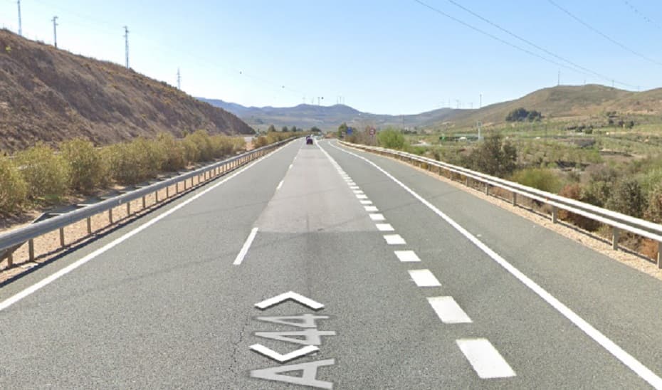 Cuatro personas resultan heridas en una colisión múltiple en la localidad granadina de Villamena