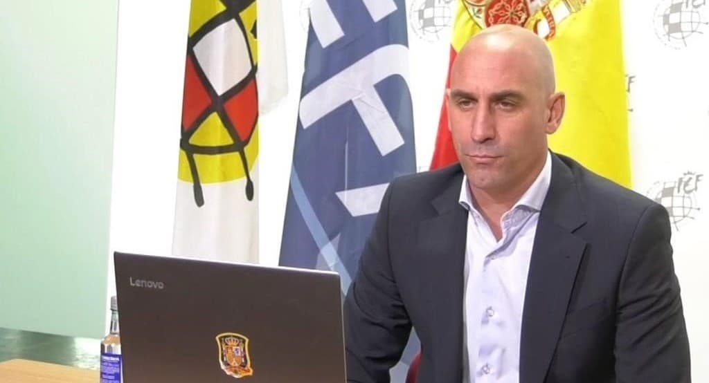 Rubiales renuncia a su cargo de presidente en la RFEF: «Hay poderes fácticos que impedirán mi vuelta»