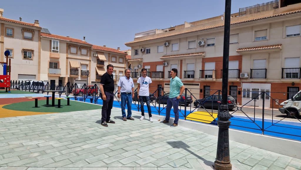 Finaliza la rehabilitación integral  de la plaza Alcalde Juan Venegas de Salobreña