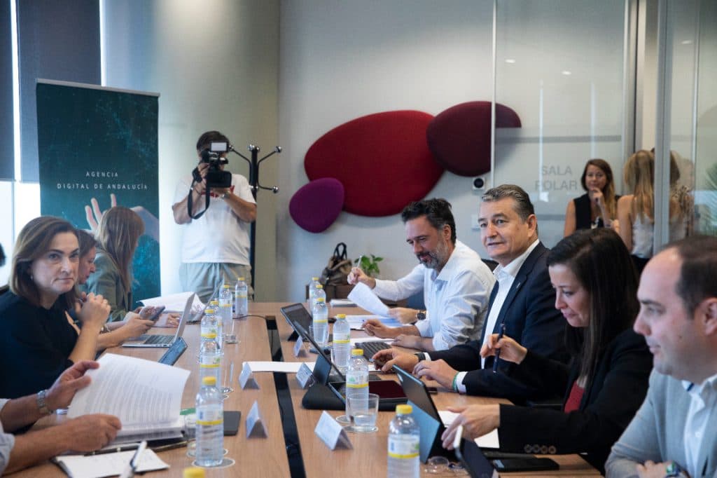 Antonio Sanz destaca el impulso de la Junta en transformación digital con una inversión de más de 200 millones de € durante el primer año de legislatura