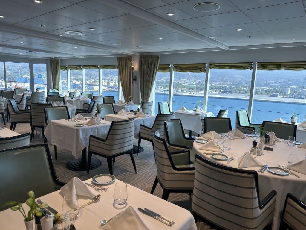 Repite escala en el Puerto de Motril el crucero de lujo ‘Seven Seas Mariner’ con pasajes que alcanzan los 28.000 euros