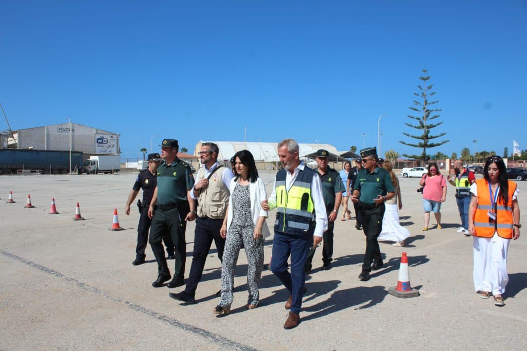 La subdelegada, en el Puerto de Motril, destaca la “fluidez” y “buena coordinación” en las primeras semanas de la OPE