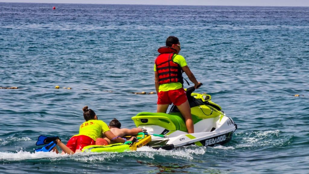 Motril lleva a cabo un simulacro de rescate en la Playa de Poniente