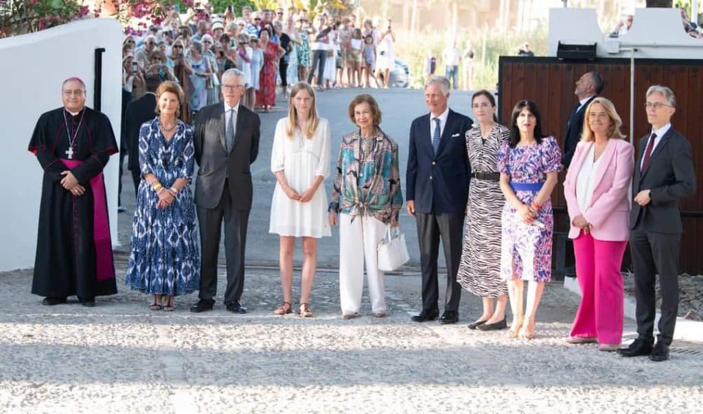 Motril se proyecta al mundo con la visita de la reina Sofía y el rey de Bélgica en la inauguración del memorial de Balduino