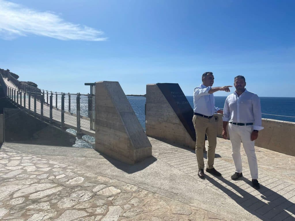 Diputación de Granada y Torrenueva Costa «estrechan lazos» para trabajar por la Senda del Litoral