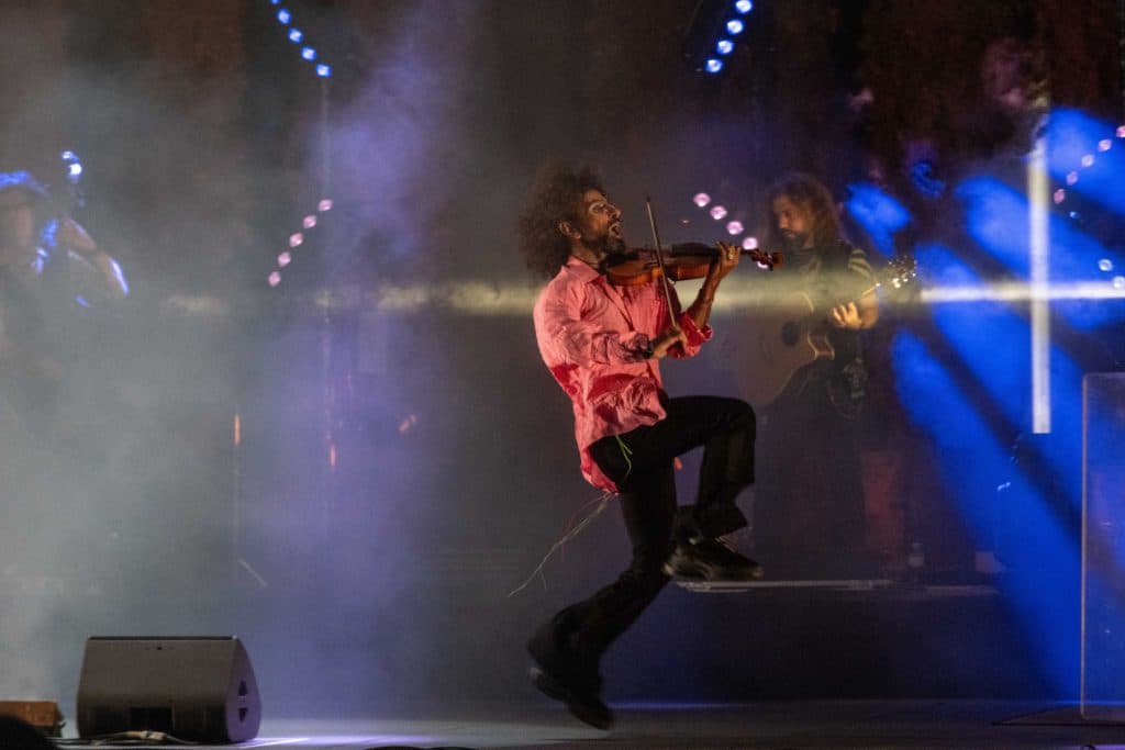 Ara Malikian inunda de energía y vitalidad la Alhambra en el segundo concierto del ciclo 1001 Músicas – CaixaBank