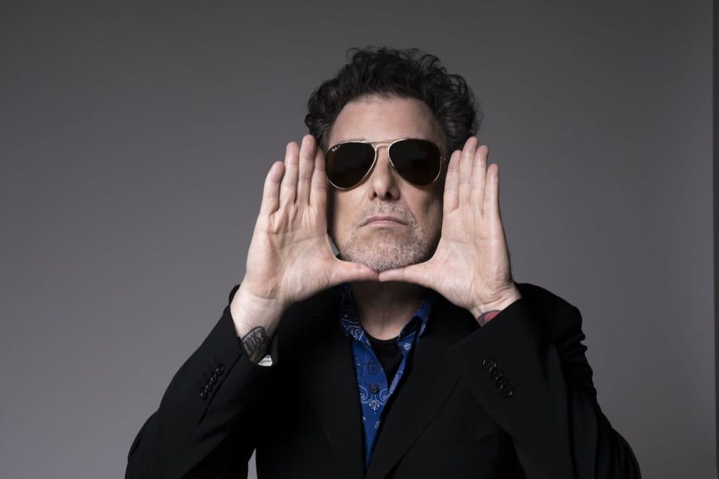 Andrés Calamaro revisa en el Teatro   del Generalife sus temas más icónicos dentro del ciclo 1001 Músicas – CaixaBank