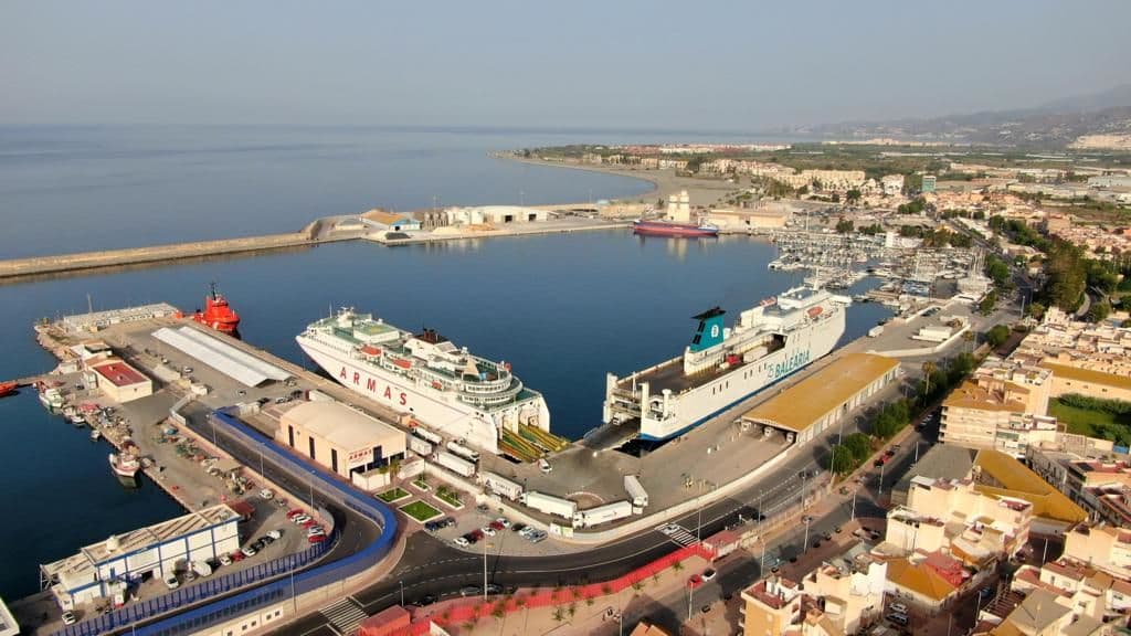 El Puerto de Motril planea inversiones para atender el crecimiento de mercancías con el norte de África