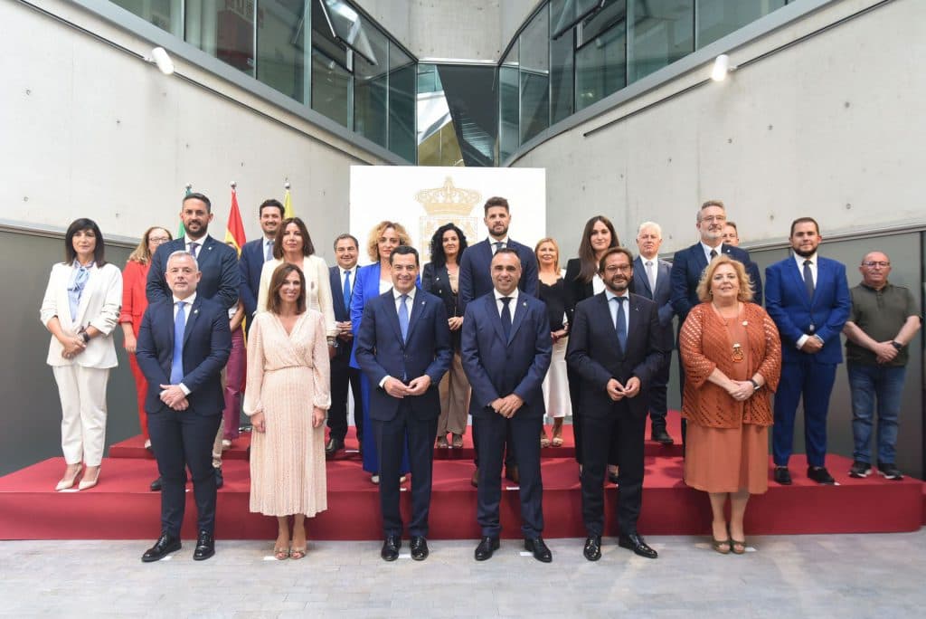 Rodríguez tiende la mano de la Diputación a la Junta de Andalucía para generar nuevas sinergias que redunden en el beneficio de los granadinos
