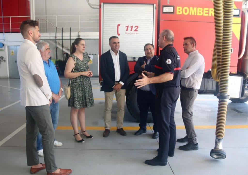 «Consciente de la importancia que tiene el servicio de extinción de incendios en la provincia», Francis Rodríguez ha mostrado su agradecimiento y apoyo a los agentes