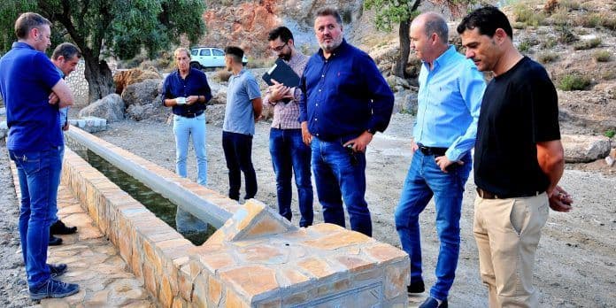 Medio Ambiente actualiza equipamientos de la vía pecuaria Cañada Real de Sierra Nevada a Motril a su paso por Vélez Benaudalla