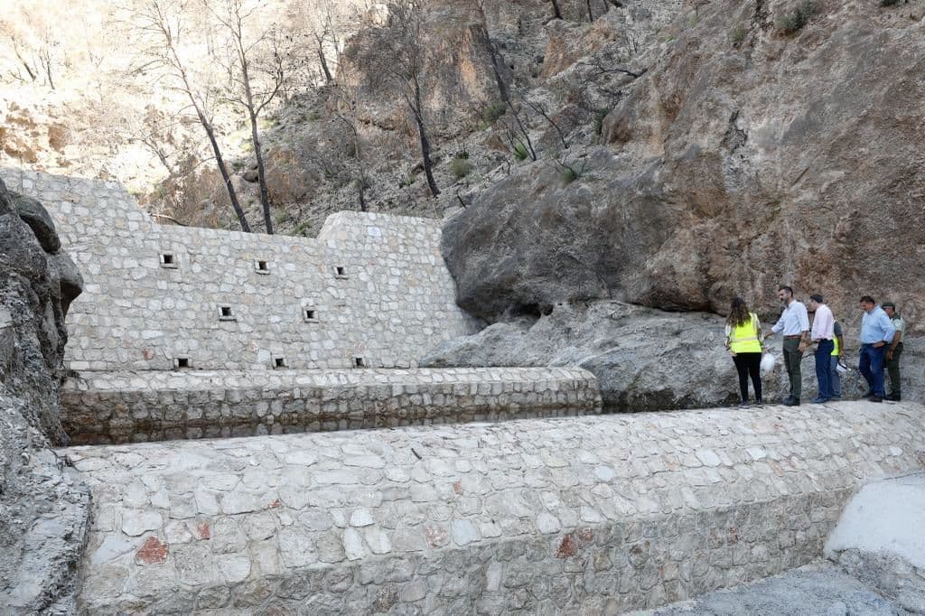 Fernández-Pacheco anuncia que las obras de emergencia tras el incendio en Los Guájares están ejecutadas en más del 95 por ciento