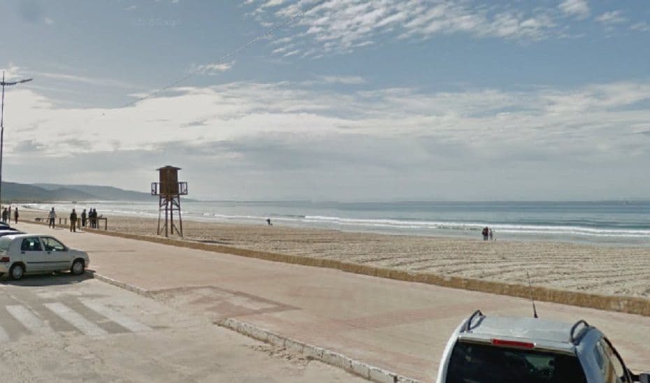 Fallece un bañista en una playa de Barbate