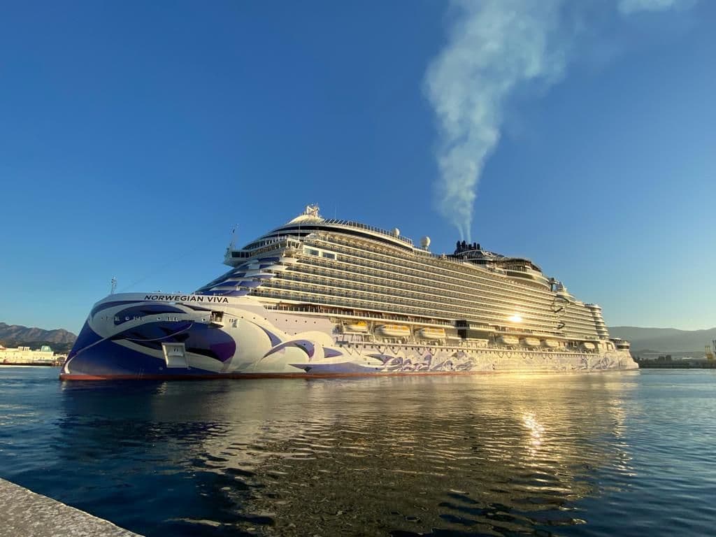 El Puerto de Motril, uno de los primeros de España y Europa en recibir la visita del crucero Norwegian Viva