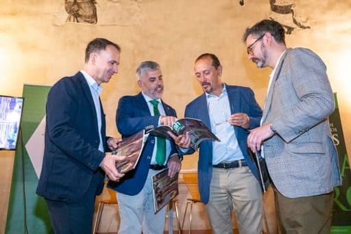 El Museo de los Tiros de Granada acoge la presentación de la revista Andalucía en la Historia dedicada a los viajeros por Andalucía
