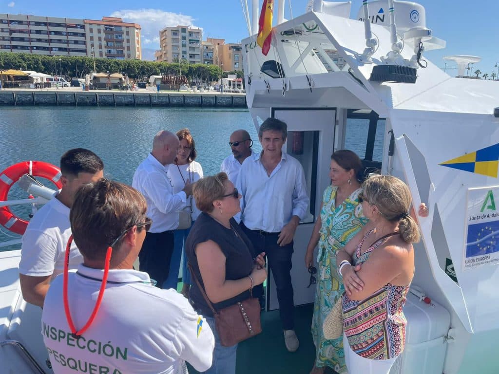 La consejera de Pesca presenta en Adra las nuevas embarcaciones de inspección pesquera