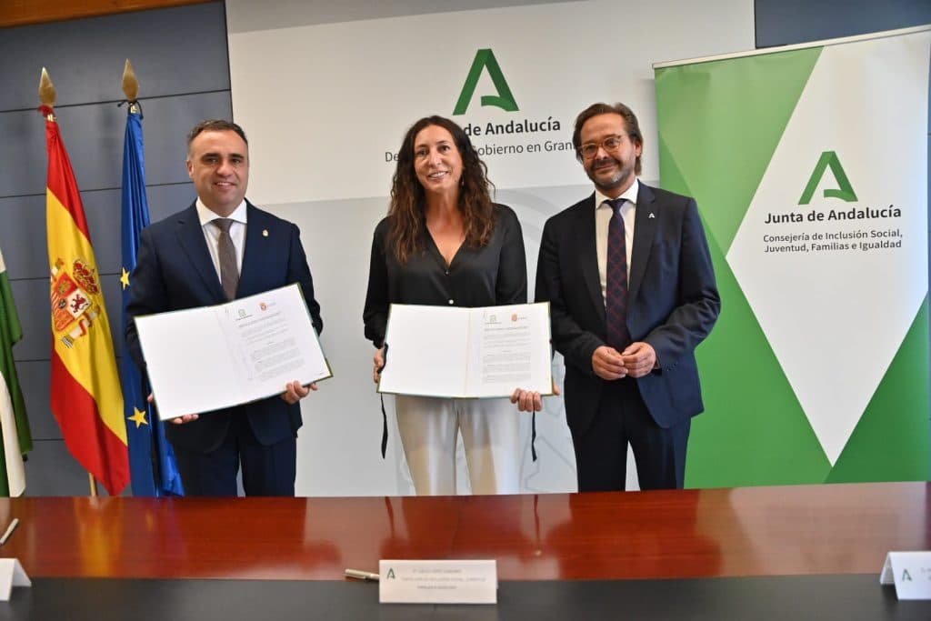 Loles López anuncia la puesta en marcha de un proyecto piloto de cuidados intermedios