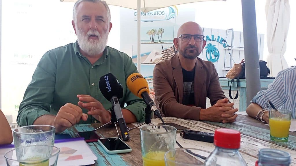 Chiringuiteros y empresarios de playa satisfechos con el desarrollo de los primeros ocho meses del año