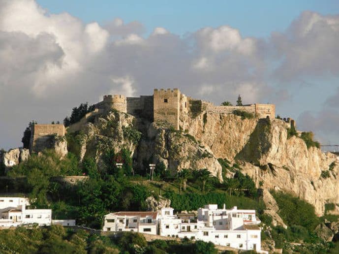 Los ateneistas motrileños visitan el Castillo de Salobreña