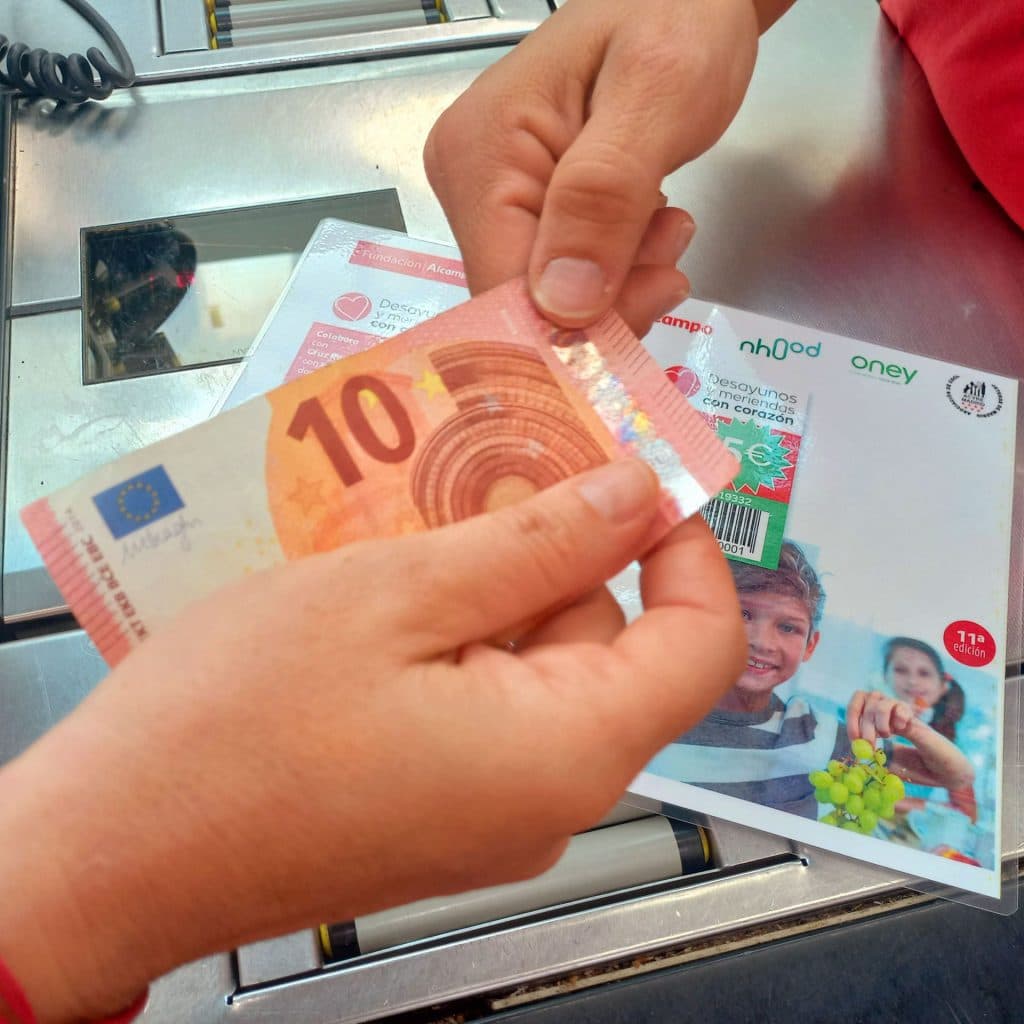 La campaña Desayunos y Meriendas con Corazón de Alcampo logra 237.581 euros para familias en situación de vulnerabilidad