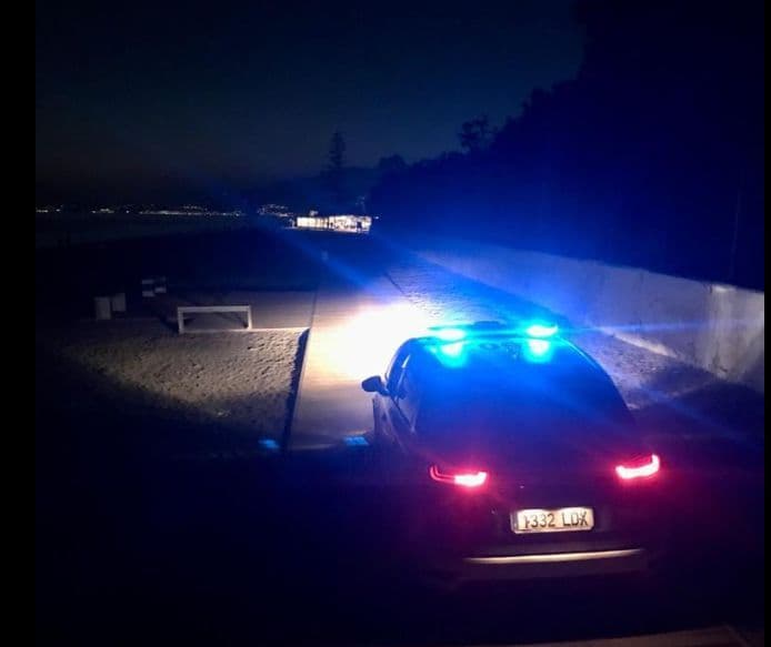 Un herido grave tras colisionar un ciclomotor y un coche en la carretera de Puntalón en Motril
