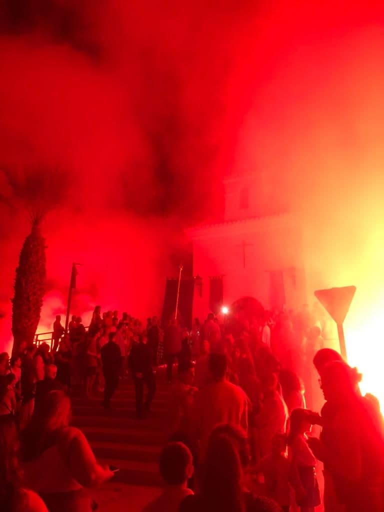 EL BARRIO DE LAS ANGUSTIAS DERRAMA FERVOR AL PASO DE SU TITULAR MARIANA