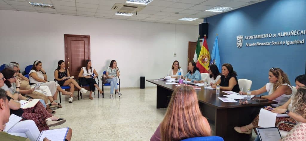 Ayuntamiento de Almuñécar y centros educativos sexitanos de Primaria y Secundaria se comprometen a trabajar por la igualdad y valores