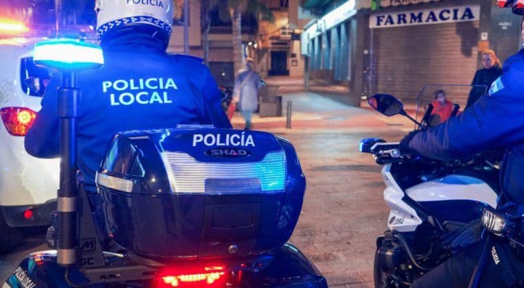 La Policía Local de Motril detiene a una mujer de 49 años por un supuesto robo con violencia en una farmacia