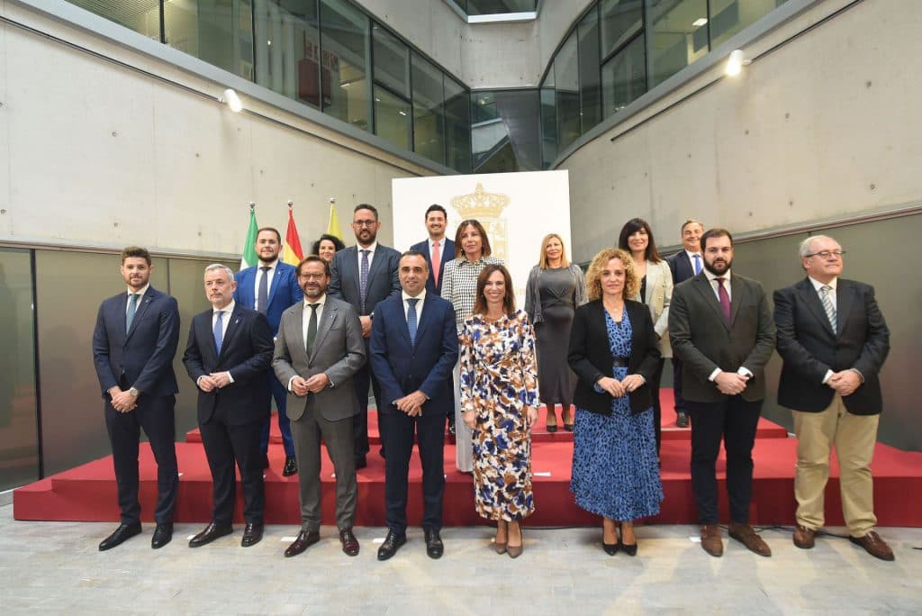 La Junta y la Diputación de Granada se alían para reforzar la inspección urbanística en los pueblos pequeños