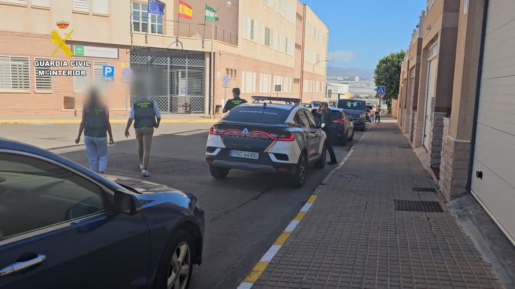 Tres detenidos por intentar casar a una niña de 15 años con su primo en su país de origen