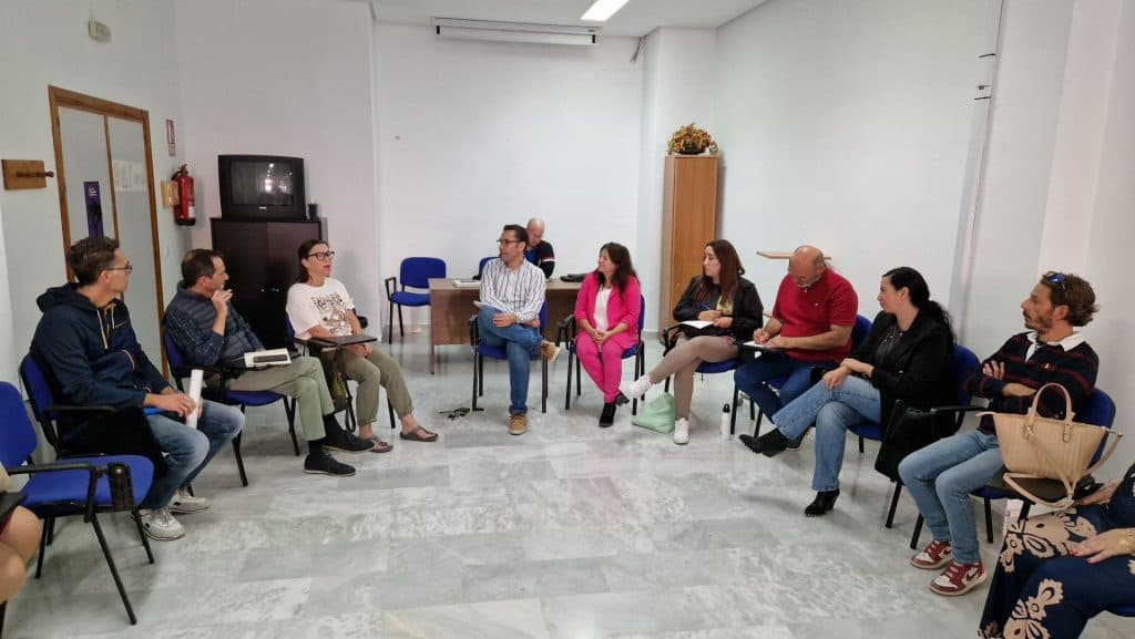 Ayuntamiento y comerciantes de la Villa impulsan su colaboración