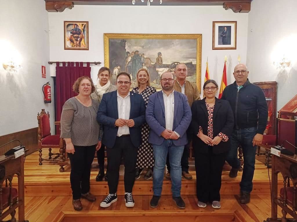 Almuñécar y Cariñena celebran el 50 aniversario de su hermanamiento dando nombre a una plaza en la localidad zaragozana