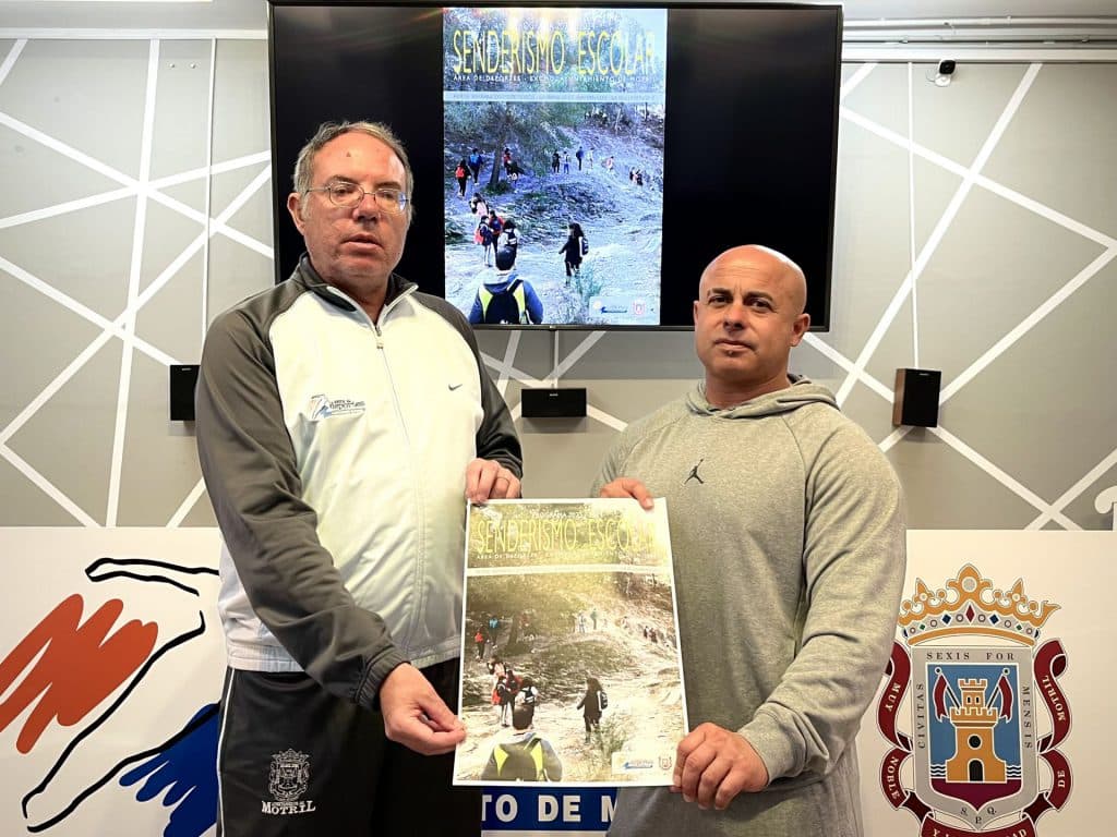 El área de Deportes presenta el programa de senderismo escolar 2023/2024 en Motril