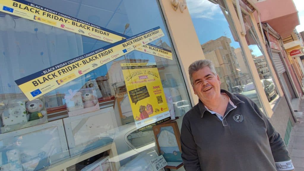 Compra y gana: La Cámara de Motril dinamiza el comercio local por Black Friday sorteando 300 euros en cheques regalo
