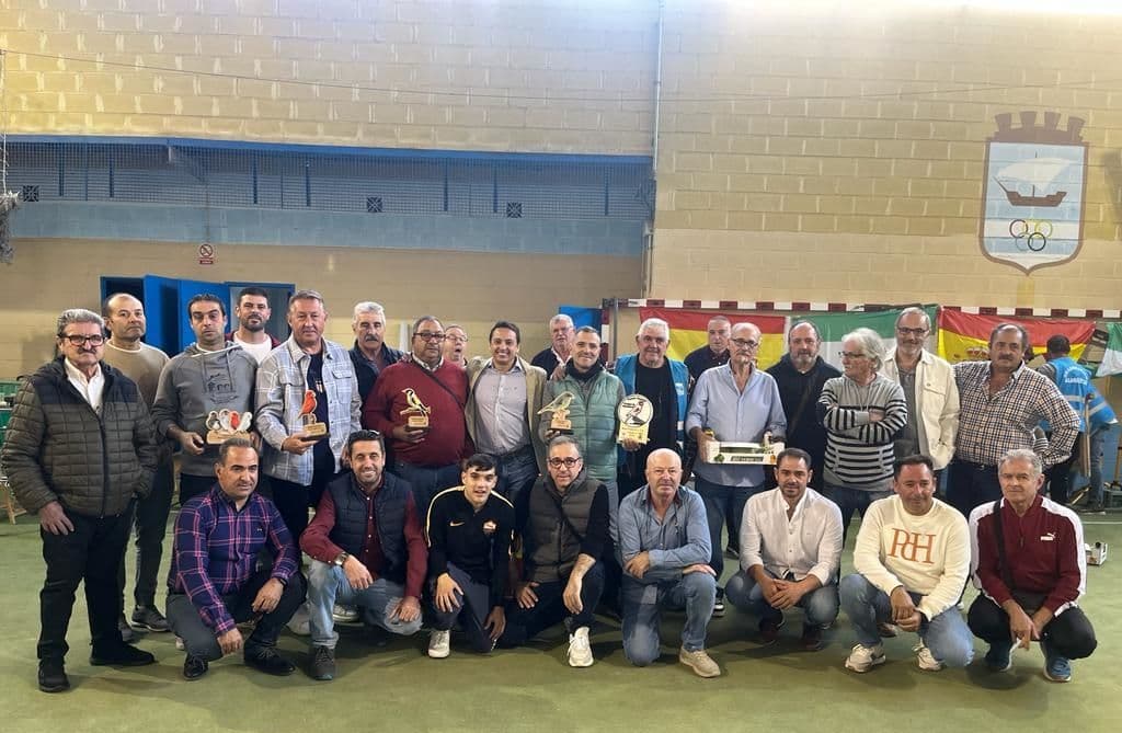 El criador sexitano Juan Rafael García Fernández se hace con el premio ‘Ciudad de Almuñécar’ en el XXXV Concurso Ornitológico