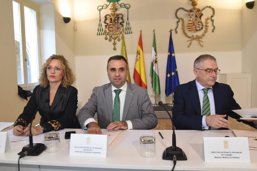 Diputación aúna en el Consejo Provincial de Turismo a todo el sector para reforzar Granada como destino único