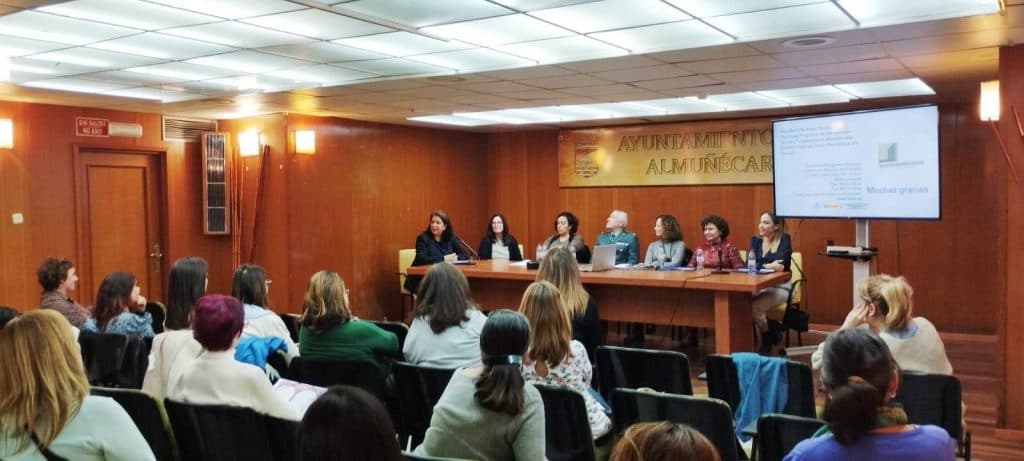 Más de 60 profesionales de distintos sectores participan en la Jornada de Formación sobre ‘Violencia sexual. Un tema de actualidad’ celebrada en Almuñécar