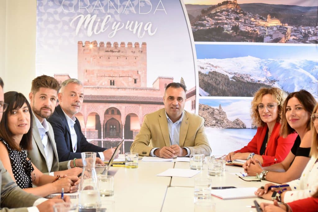 La Diputación crea el Consejo Provincial de Turismo para la gestión y promoción turística de Granada