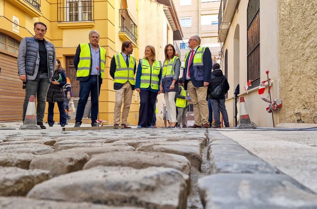 La Junta remodela la plaza de la Tenería para ganar espacios al peatón en el centro de Motril