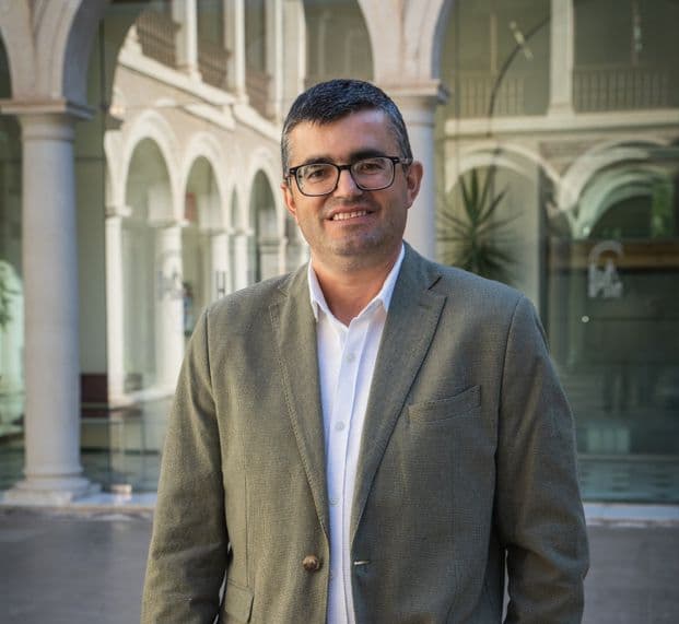 Empleo, a través del SAE, facilitará prácticas profesionales no laborales en empresas a 880 personas desempleadas de la provincia de Granada