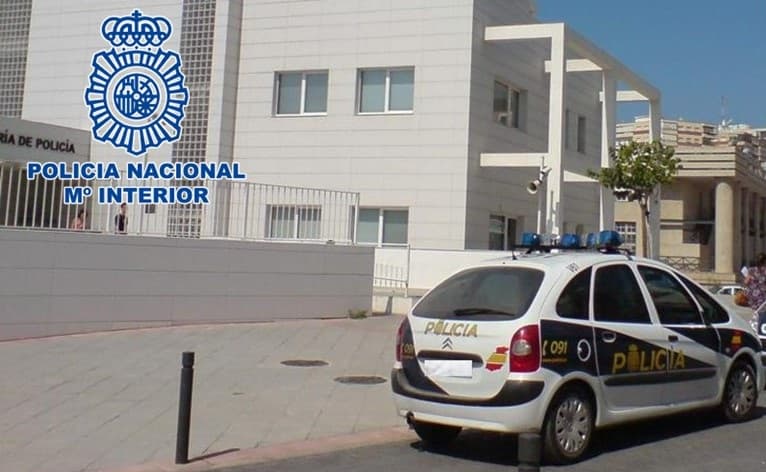 Agentes de la Policía Nacional de Motril salvan la vida a una menor que estaba sufriendo una parada respiratoria