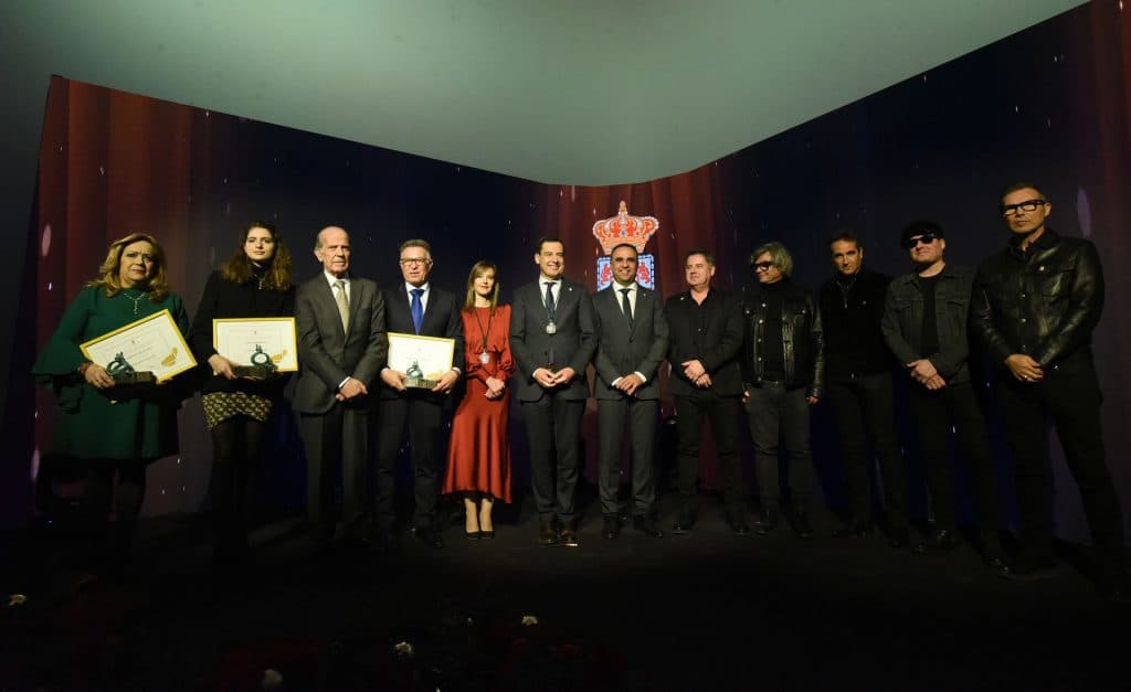 La Diputación de Granada distingue a personas y entidades por su contribución a la provincia