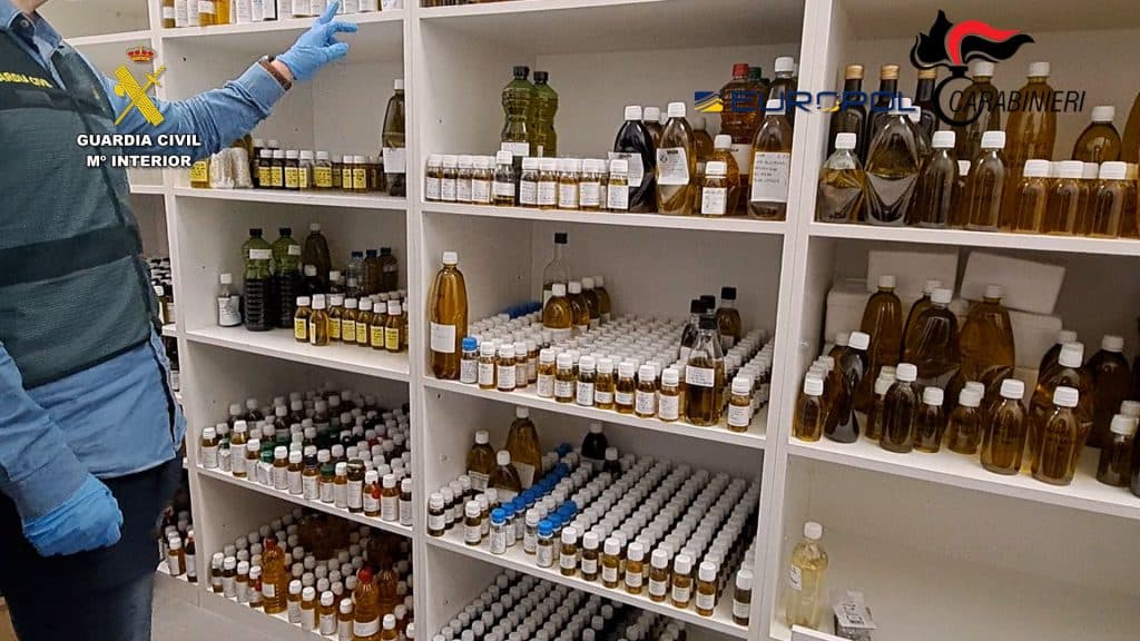 Detenidas once personas por distribuir internacionalmente aceite de oliva adulterado