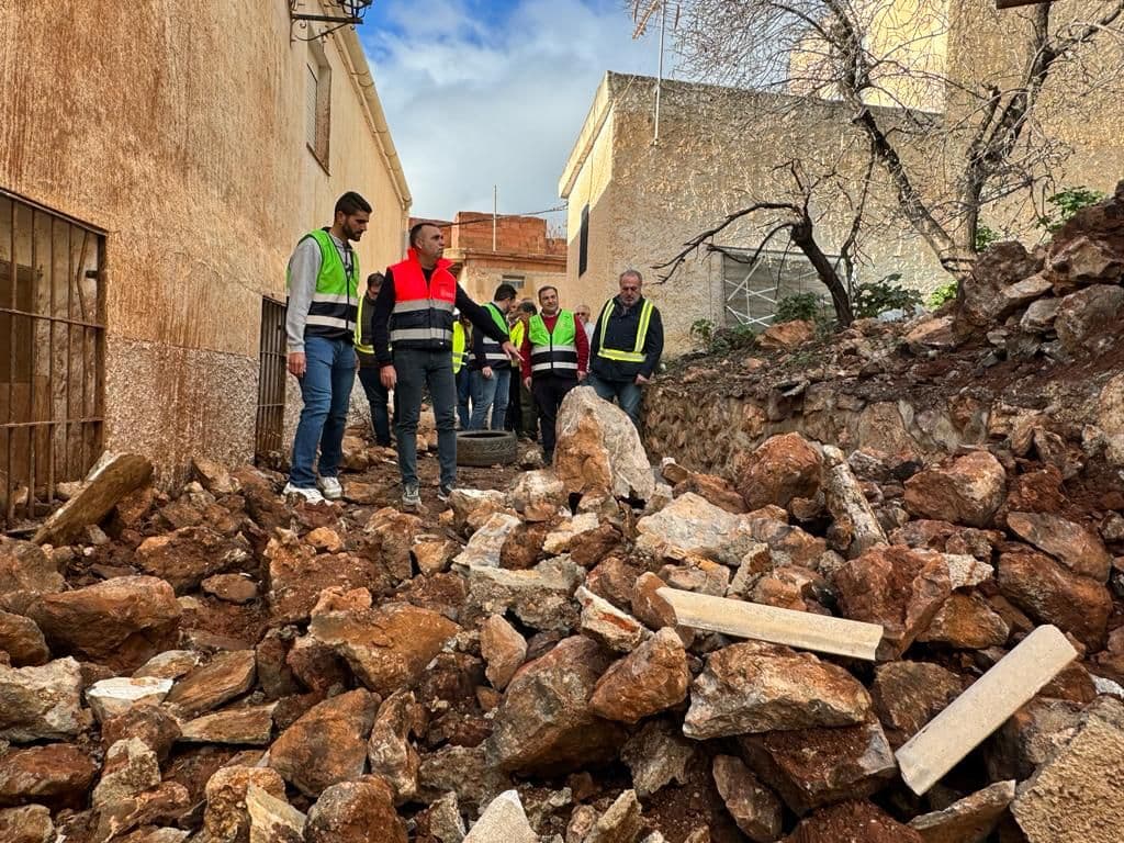 Diputación invertirá 200.000 euros en Lújar tras los desprendimientos provocados por la caída de un rayo