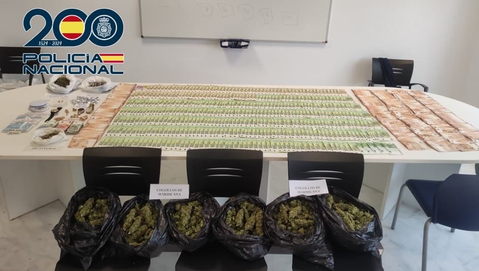 Desarticulada en Motril una organización criminal e incautados hachís, marihuana, MDMA, joyas y más de 144.400 euros en metálico