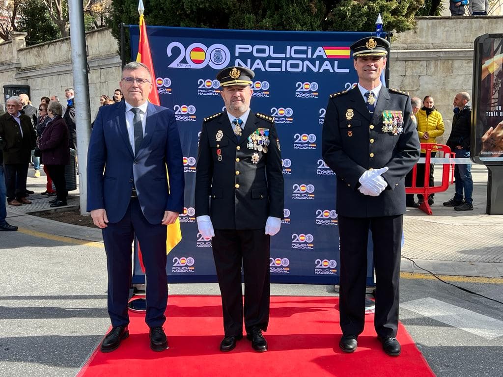 El subdelegado destaca la “profesionalidad, capacidad y entrega” de la Policía Nacional en el acto de celebración del bicentenario de su creación